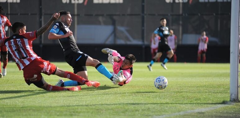 Racing vs Barracas Central: Formaciones, hora, TV y árbitro