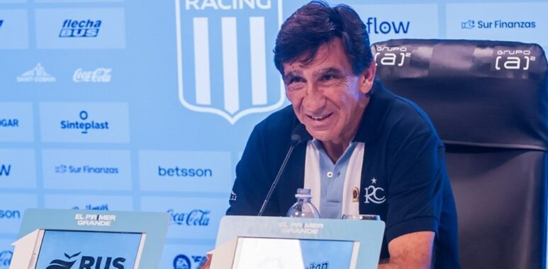 Costas le pidió al hincha de Racing que confíe en el equipo